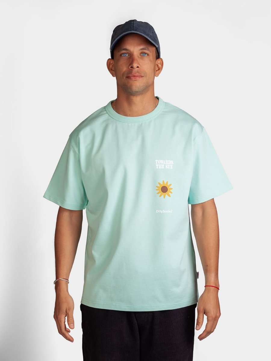 T-Shirts Towards The Sun von DillySocks
